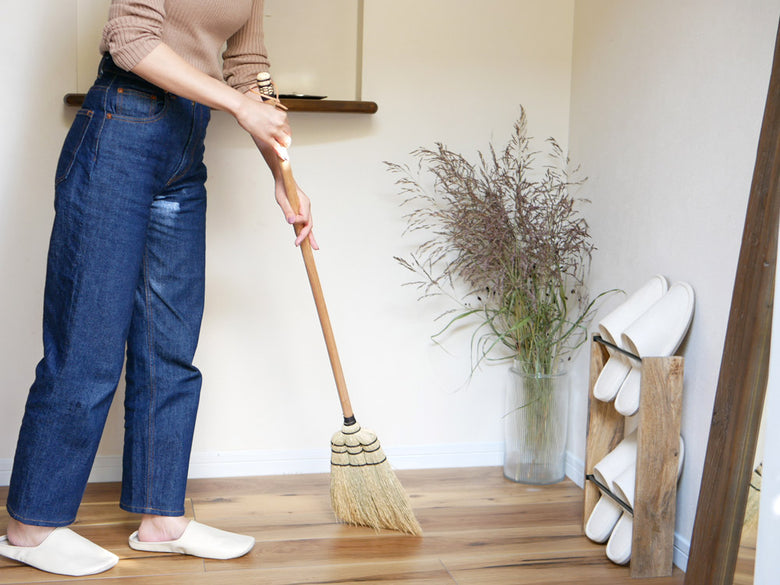 POSH LIVINGのサトウモロコシ製ブルーム掃除用具