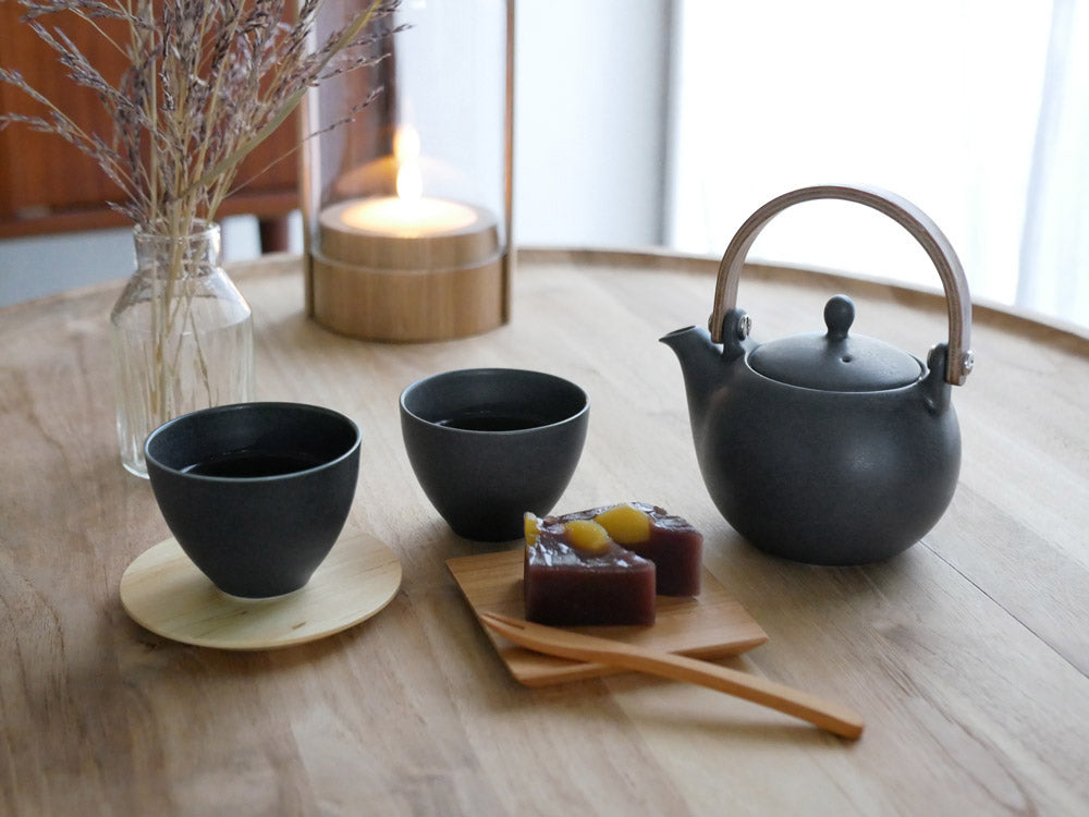 白磁の土瓶急須とカップのセット