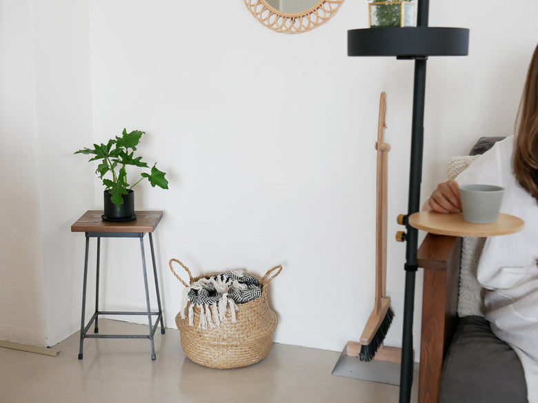 アデペシュ製パイン無垢材とアイアンのスツール