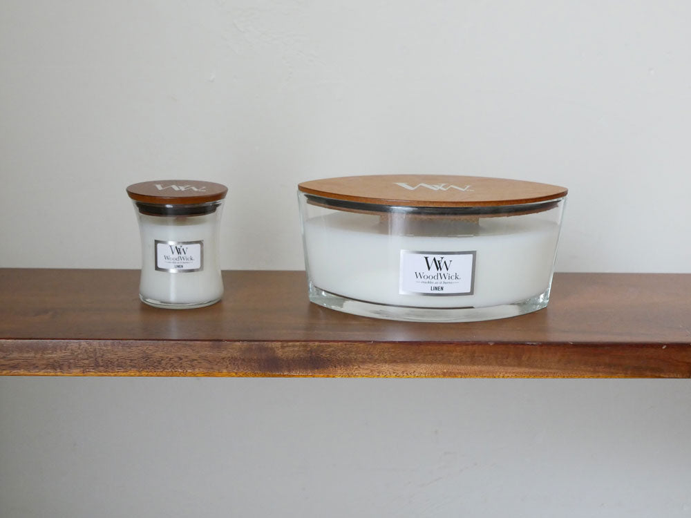 木製芯とガラス容器のWoodWickキャンドル