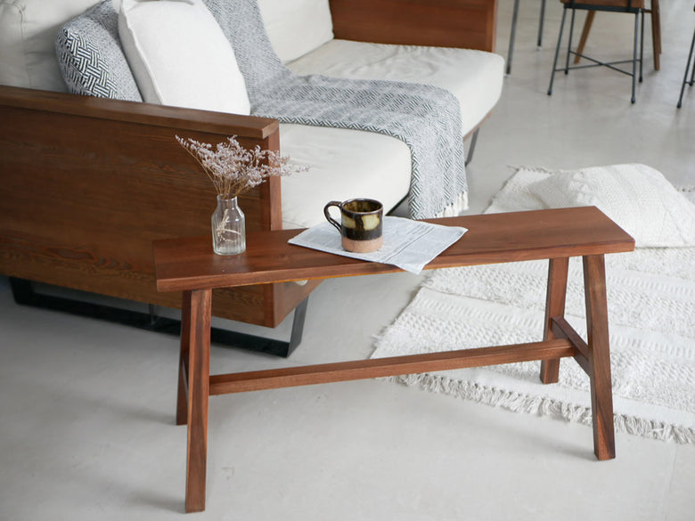 a.depecheブランドのアカシア無垢材ベンチ