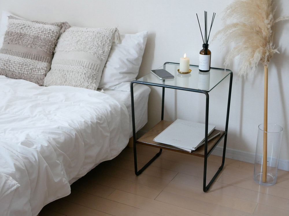 a.depeche製アッシュ木サイドテーブル、スチール脚付き