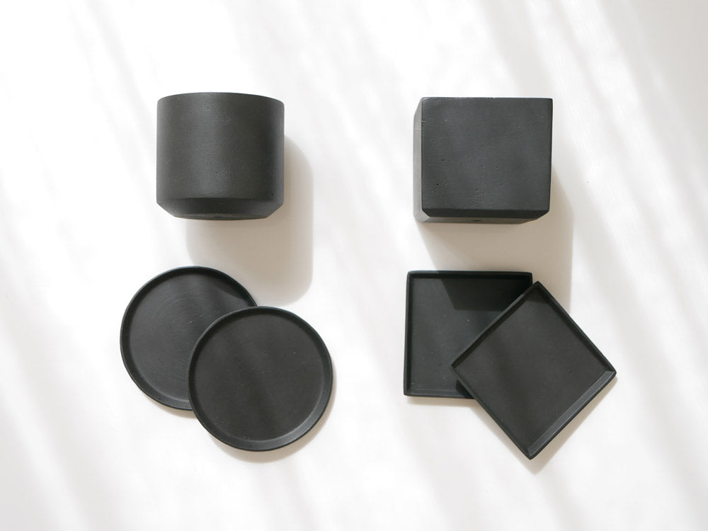 ポッシュリビングのアルミ製スクエアポットとプレート