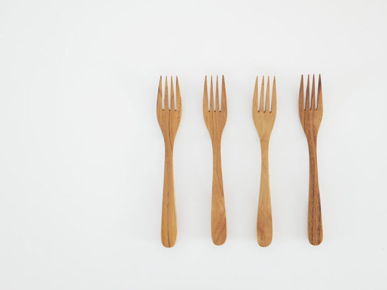 ティークウッド製のフォークとスプーン