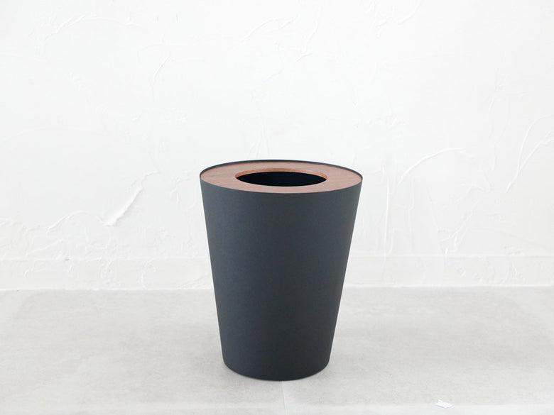 YAMAZAKI/Rinの丸型スチール製トラッシュカン