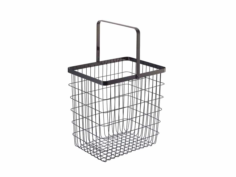 Yamazakiタワートスカのスチール製ランドリーワイヤーバスケット。家庭用の洗濯物収納に適したデザイン。