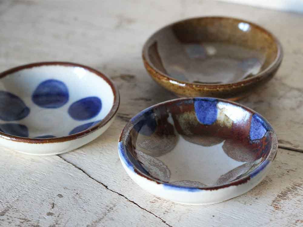 アデペシュの青い陶器豆皿