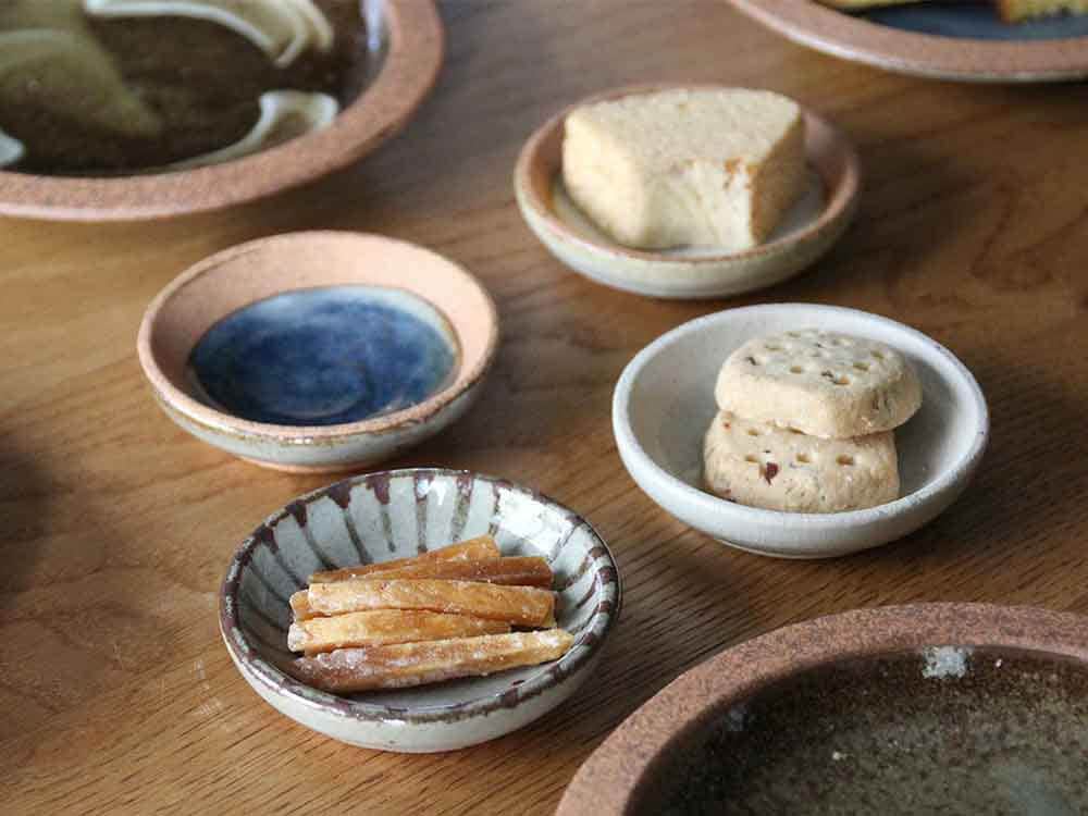 陶器製 ハンドモチーフ 　ハンドデザイン　小さな手　ディッシュ　豆皿 adepeche/アデペシュ】OTOHA 豆皿｜【公式】ひなたライフ インテリア