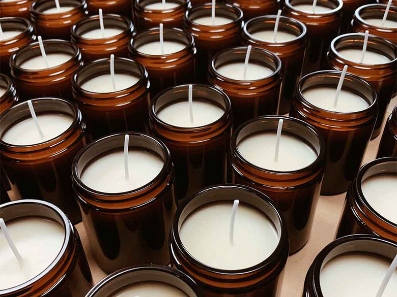 FARIBOLESアロマキャンドルが燃えている