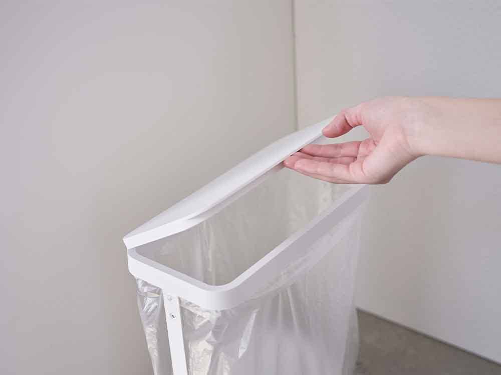 銀色の分別用ゴミ袋ホルダー