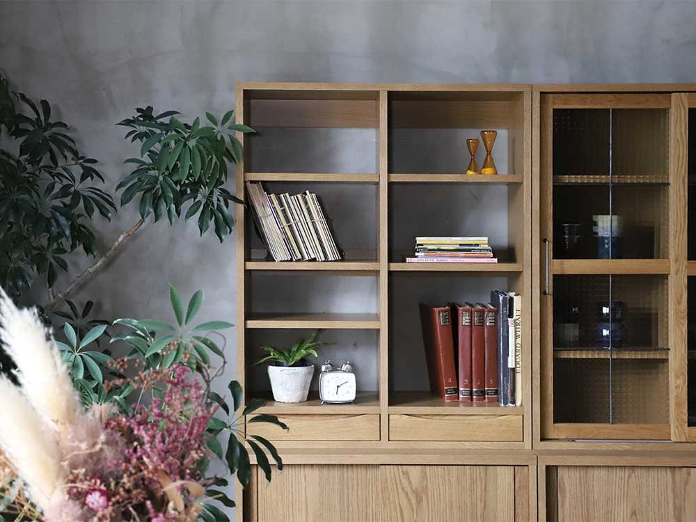 adepeche製オーク無垢材ブックケースの画像