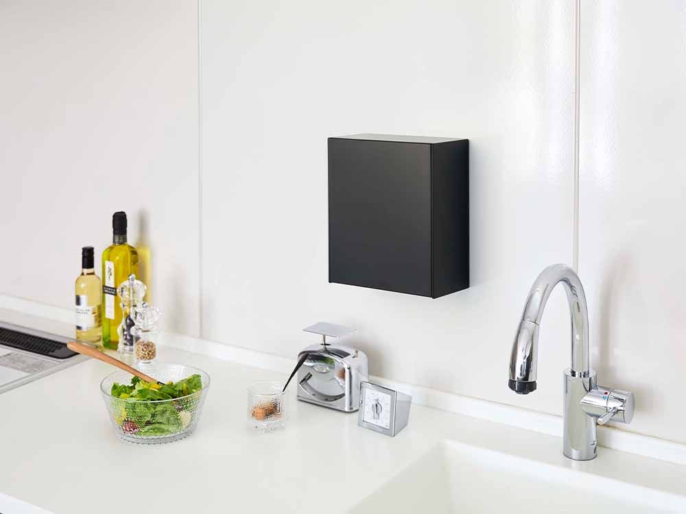 YAMAZAKI/tower製の壁掛けダストボックス＆収納ケース