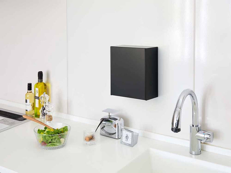 YAMAZAKI/tower製の壁掛けダストボックス＆収納ケース