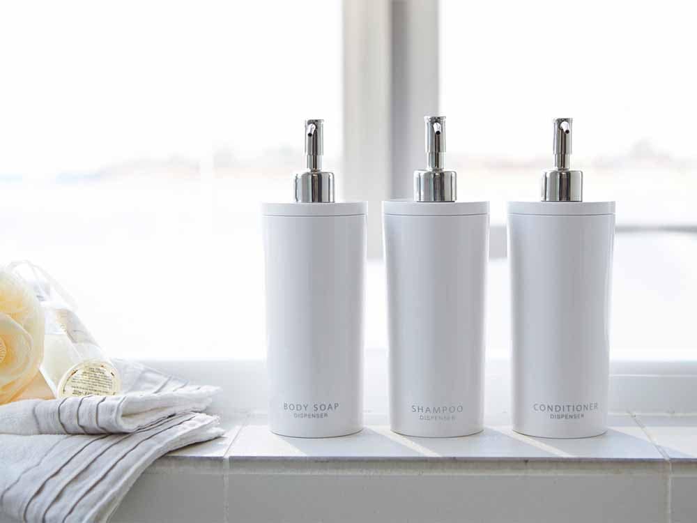 YAMAZAKI/toscaの【tower/タワー】ツーウェイディスペンサー ラウンド、500mlのABS樹脂製ボトル