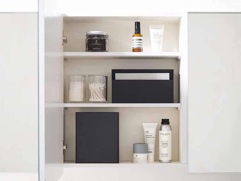 YAMAZAKIタワーのウォールペーパーホルダー