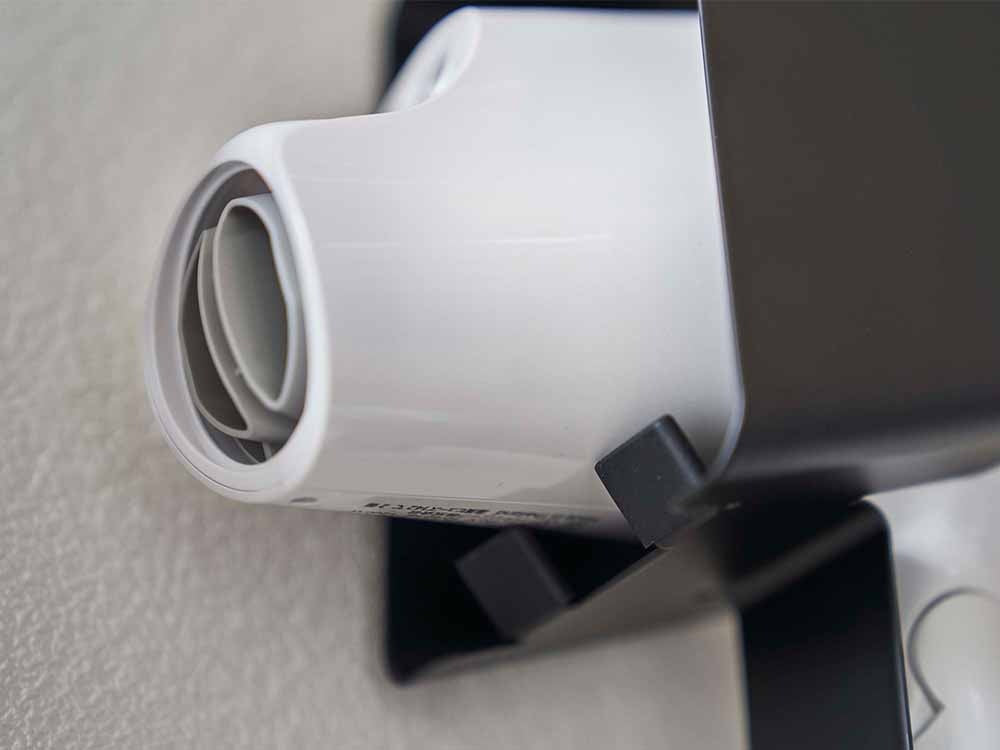 Yamazakiタワーのシルバー引っ掛けドライヤーホルダー