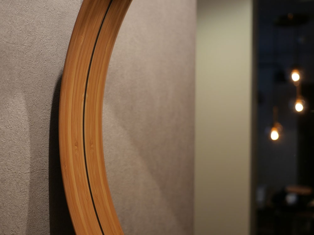 TEORIテオリZEROの茶色オーバルミラー、木目仕上げ