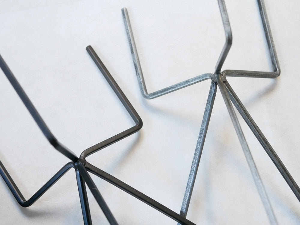 POSH LIVINGのアイアン製トライポッドスタンド