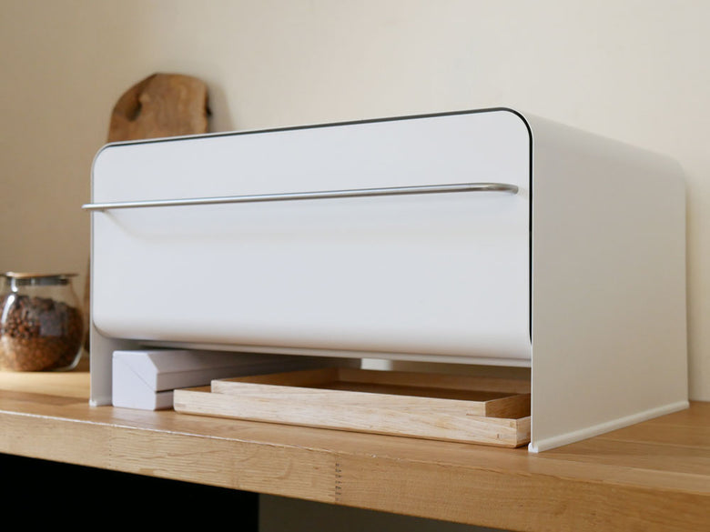 UtaUのスチール製ブレッドドロワー、ステンレス取っ手