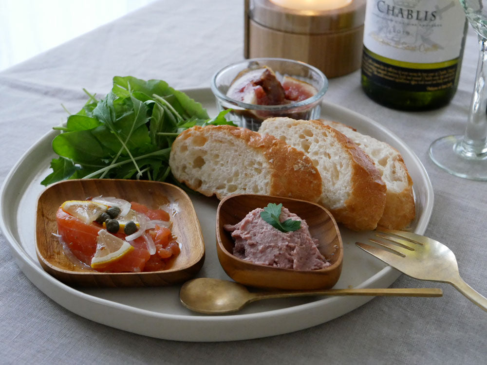 ホーンプリーズ製チークウッドプレートとミニボウル