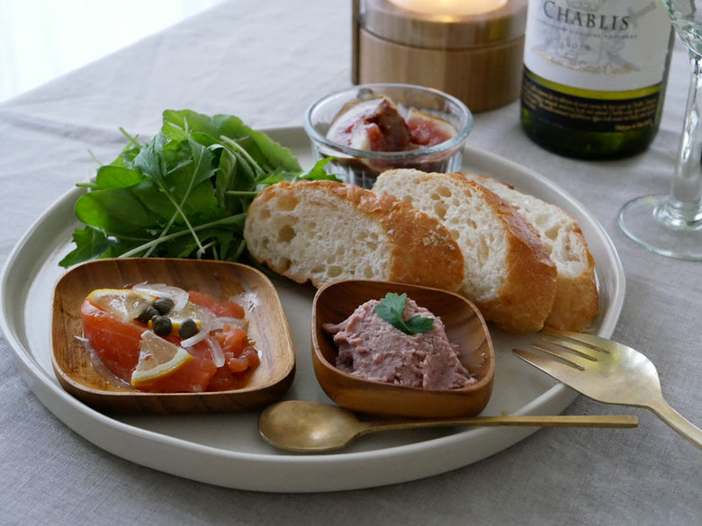 ホーンプリーズ製チークウッドプレートとミニボウル