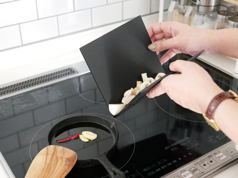 h tagブランドの日本製カッティングマット