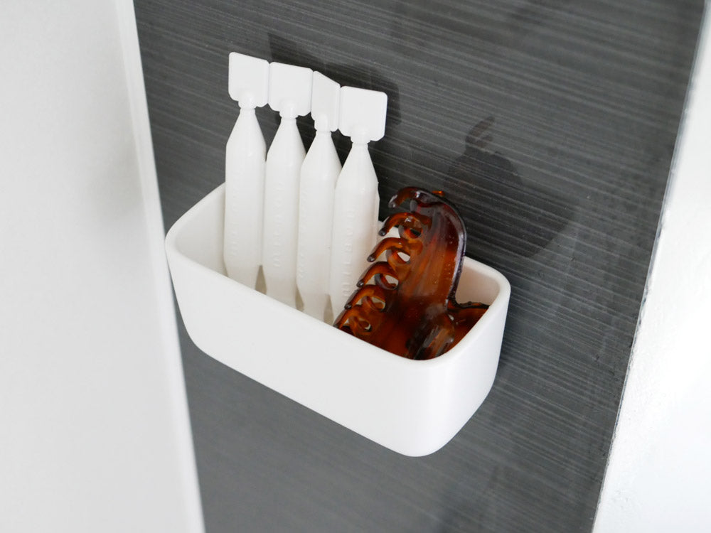 マーナのマグネット石鹸置きが浴室に設置されている