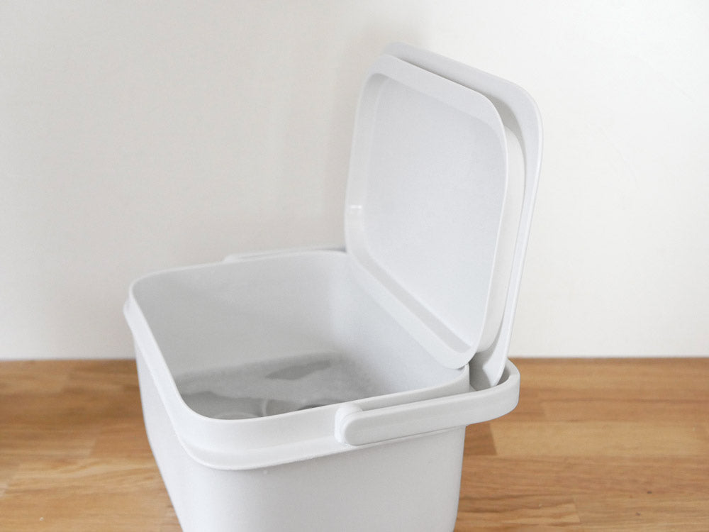 MARNAブランドのポリプロピレン製5リットルバケツ