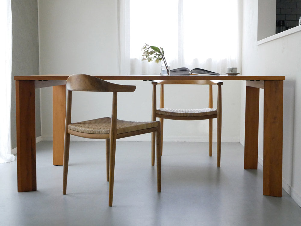 天然チーク材使用の160cm幅ダイニングテーブル