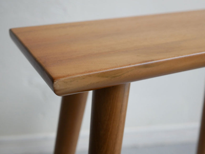 Comore Sunの木製チークスツール