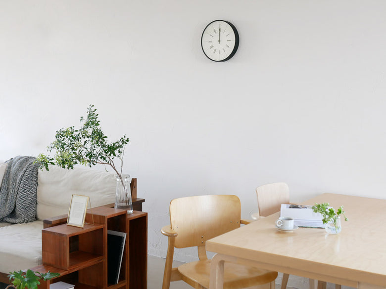 プライウッドとガラスの電波時計