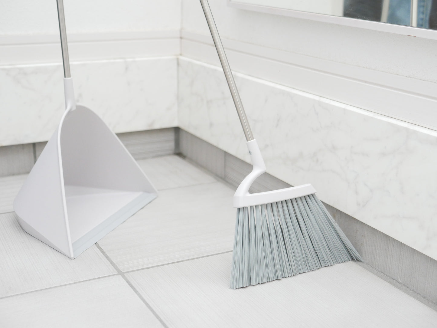 tidyのスウィープ、ステンレスパイプを持つチリとり