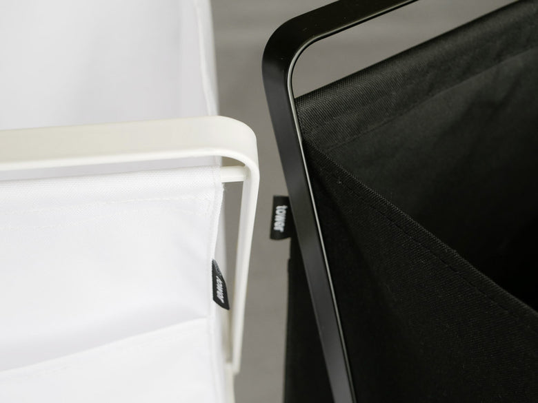 タワーの折り畳み高床式ランドリーバスケット