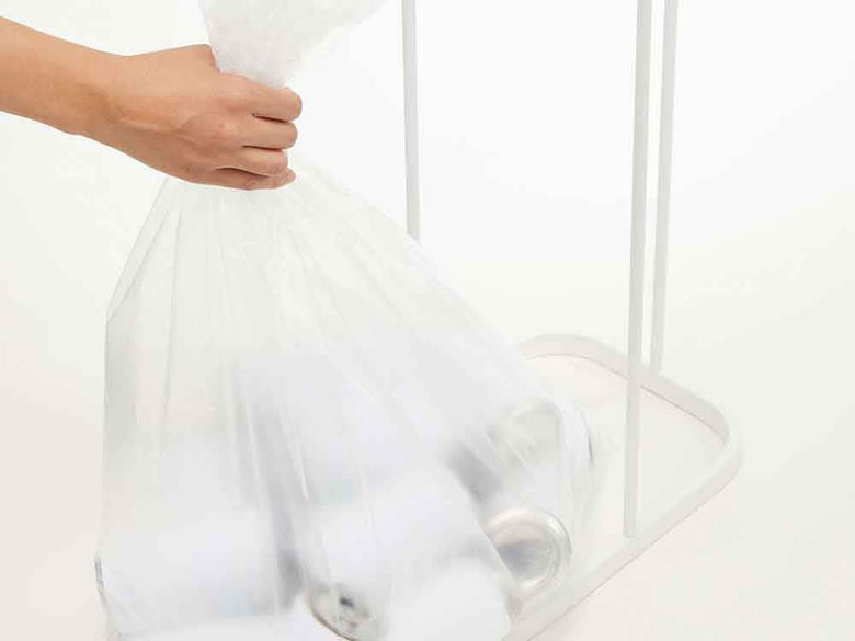 LUCEの分別ゴミ袋ホルダー、スチール本体とプラスチックハンドル