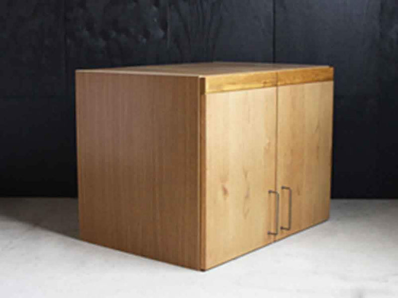 アデペシュ製オーク無垢のワードローブと棚