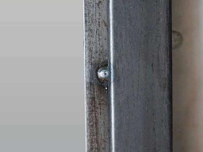 グレーのスチールミラー