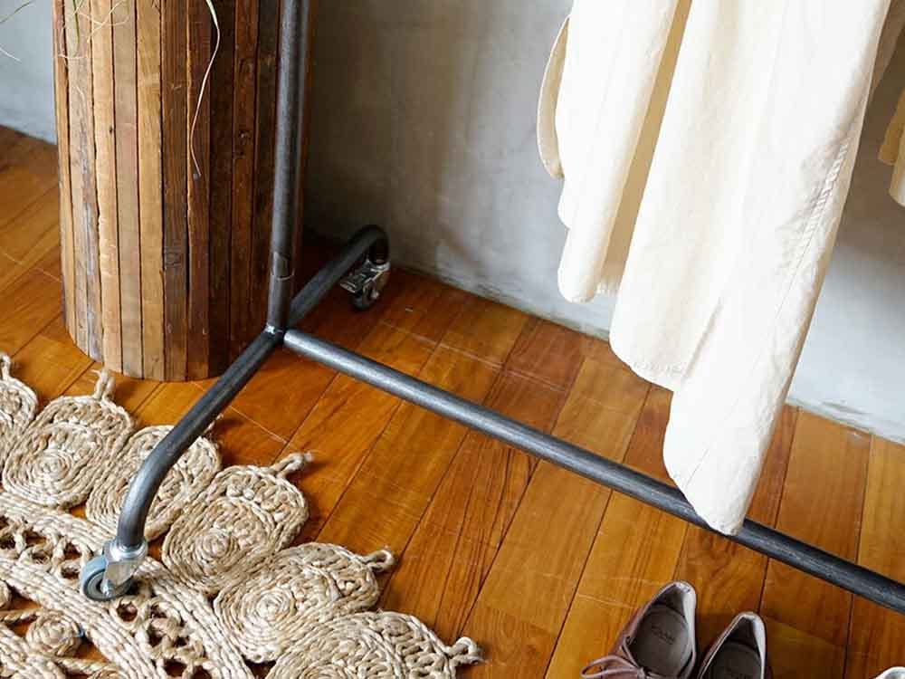 a.depeche製のスチールアイアンハンギングスタンド