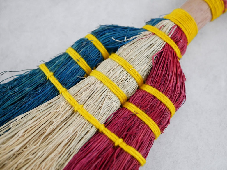 黄色の天然素材ポッシュリビングブルーム