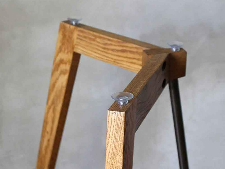 アデペシュのオーク無垢材と生ガラスのガラステーブル