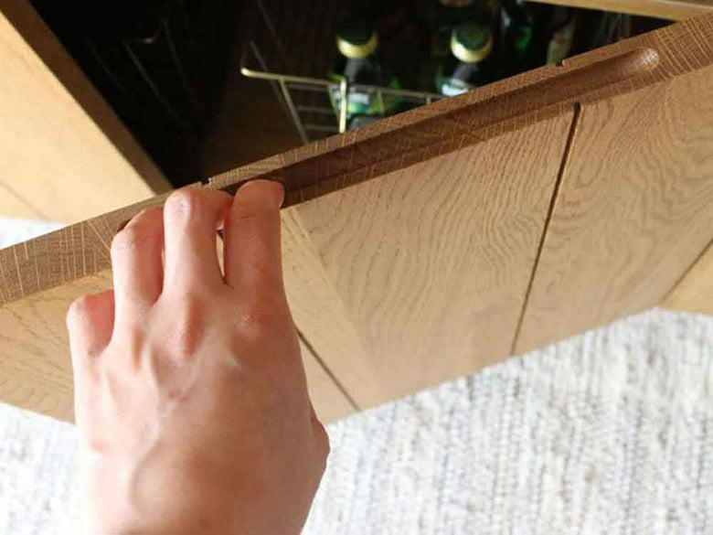 アデペシュのオーク無垢カウンターボードと棚