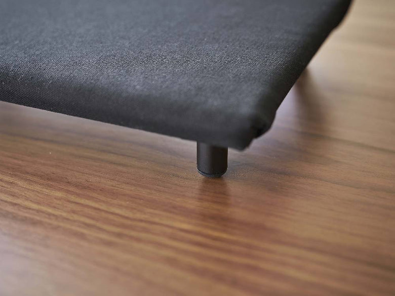 シルバー脚付き木製卓上アイロン台