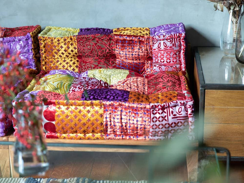 ピンクのパッチワーククッション