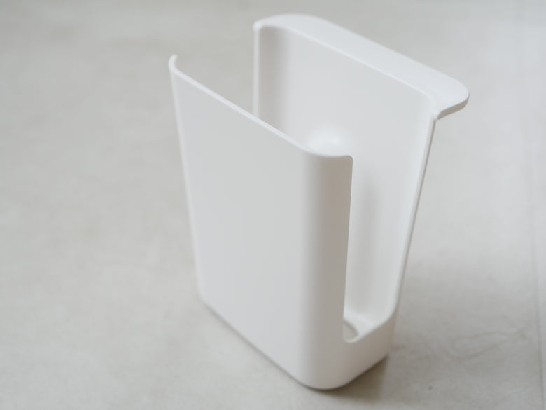 Kichitoブランドのシンク用スポンジポケット。ポリプロピレンとPVC製で、シンクに取り付けてスポンジを整理収納できるキッチンアクセサリー。