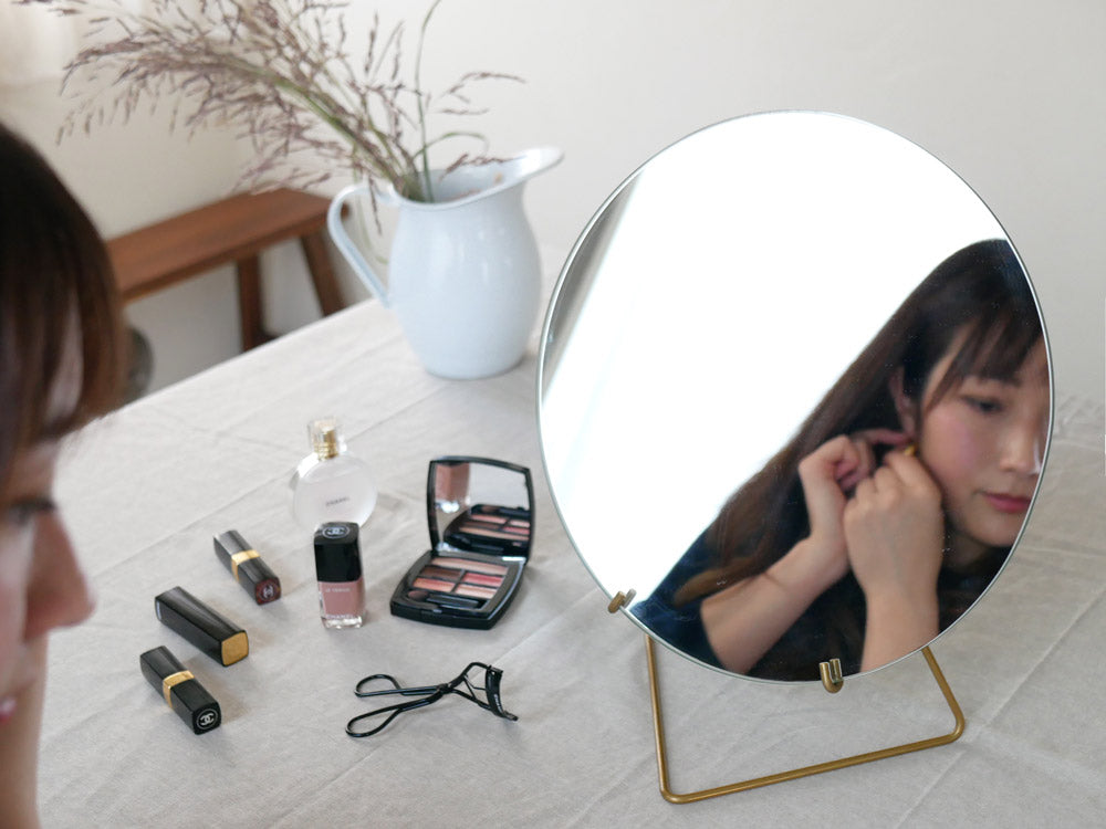 ムーべのゴールドスタンディングミラー