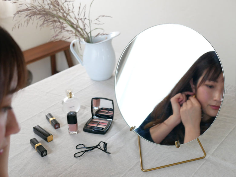 ムーべのゴールドスタンディングミラー