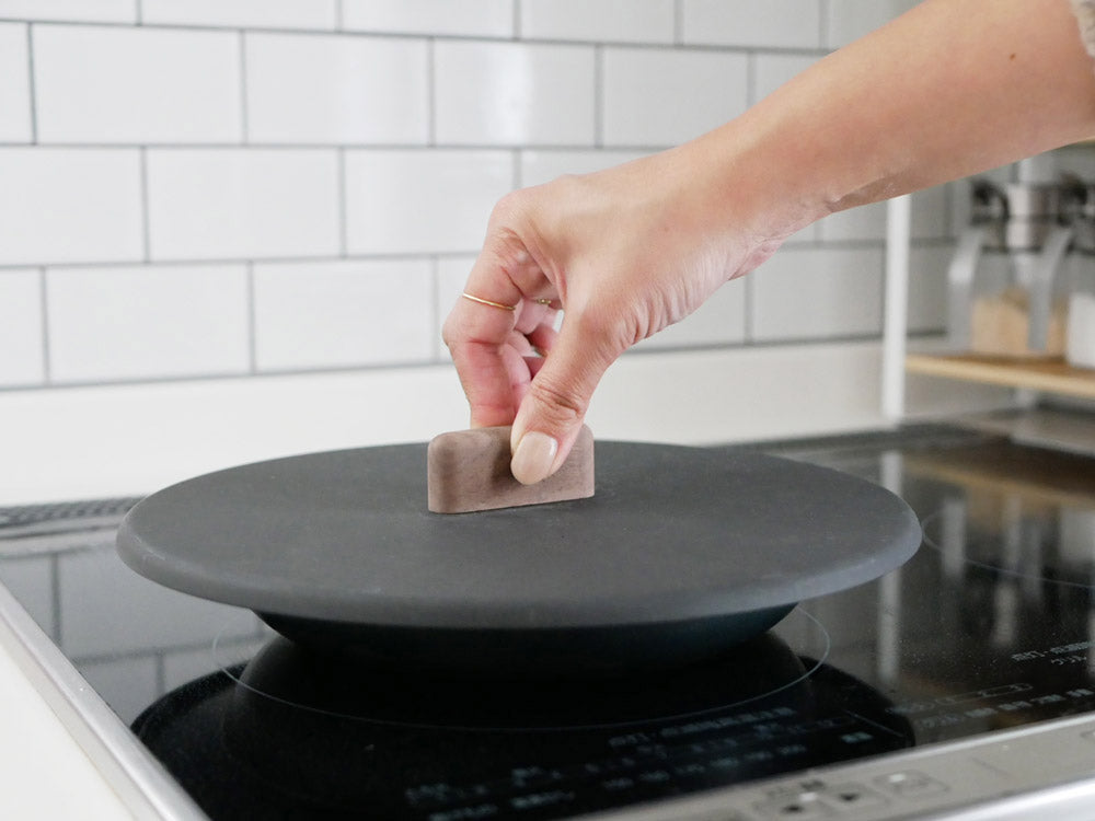 FUJITA KINZOKUフライパン本体、ハンドル、フタ、鍋敷きセット