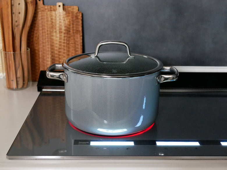 WMFフュージョンテック ミネラルキャセロール24cm、ステンレス製取手とガラス蓋を備えた銀色のホーロー鋼板製キッチン鍋