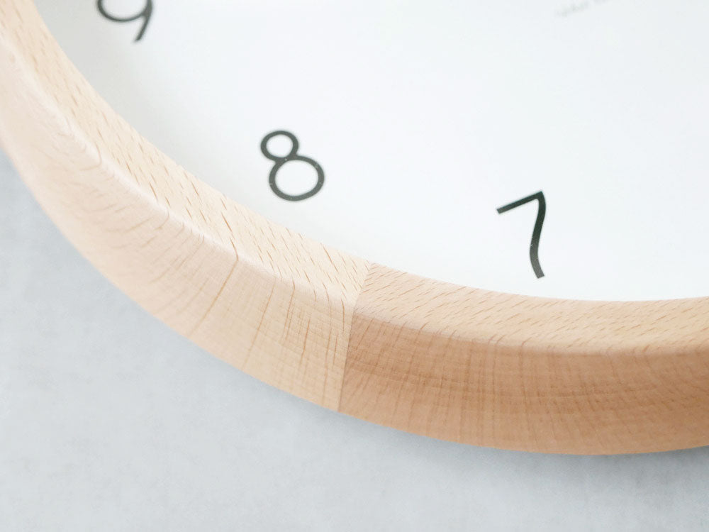 天然木を使用したレムノスのキャンパーニュ電波時計