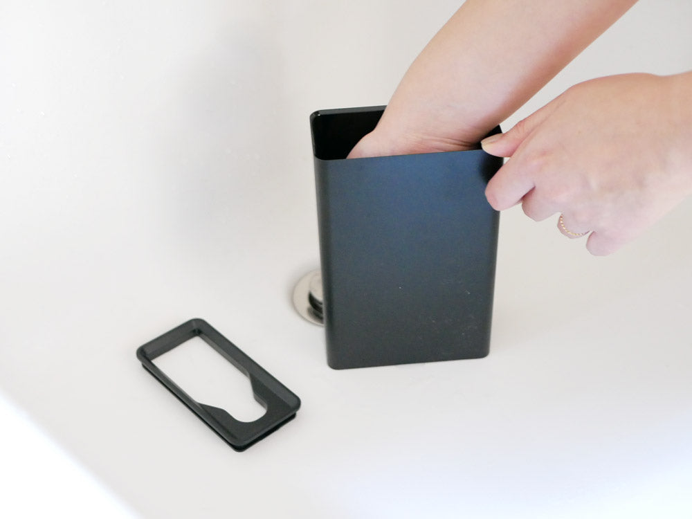 ヤマザキ製流せるタワートイレブラシスタンド