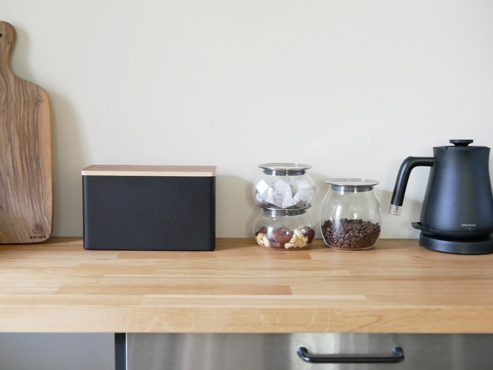 ヤマザキのスチールサニタリー収納ケース